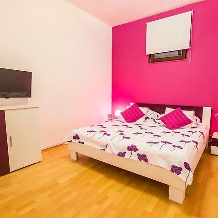 Grand View Apartment Split