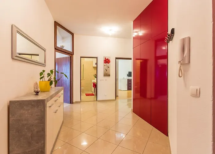 Grand View Apartment