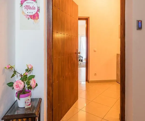 Grand View Apartment Split